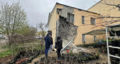В Калуге прокуратура и СК начали проверку после обрушения части стены исторического дома на Воскресенской улице